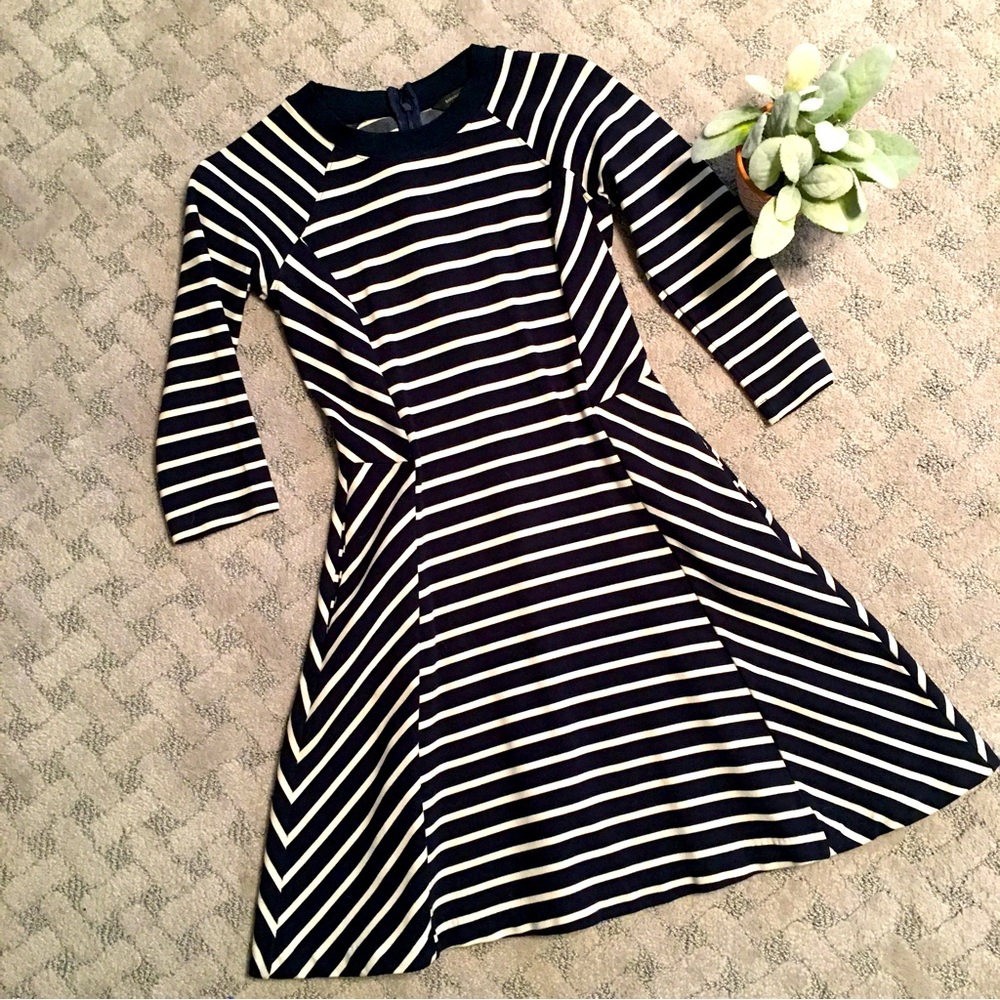 Banana Republic striped dress💙